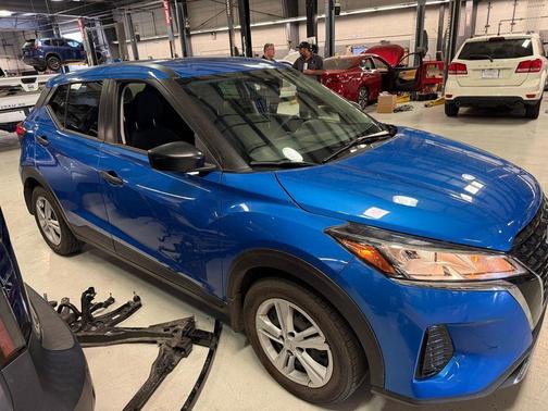 Electric Blue Metallic 2024 Nissan Kicks S