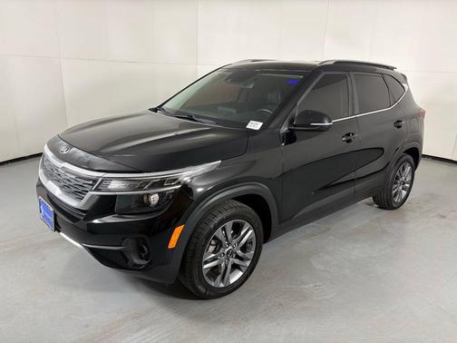 Cherry Black 2021 Kia Seltos S