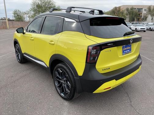 2025 Nissan Kicks SR