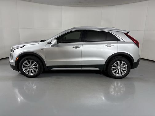 2022 Cadillac XT4 Premium Luxury