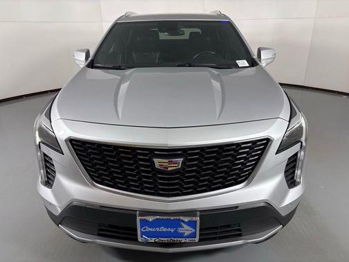 2022 Cadillac XT4 Premium Luxury