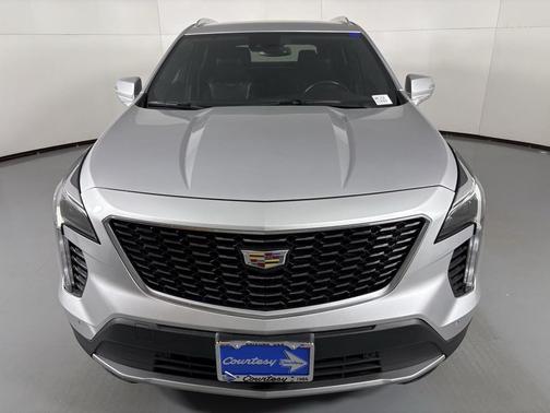 2022 Cadillac XT4 Premium Luxury
