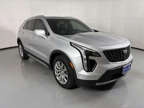 2022 Cadillac XT4 Premium Luxury