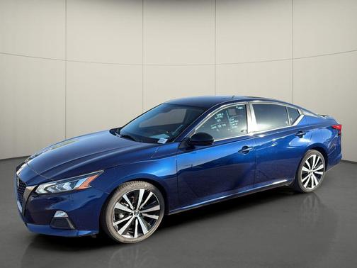 2022 Nissan Altima SR FWD
