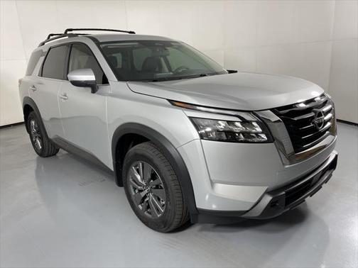 2025 Nissan Pathfinder SV FWD