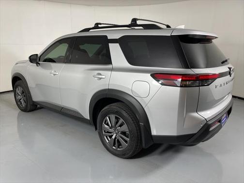 2025 Nissan Pathfinder SV FWD