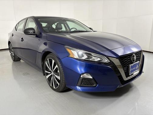 2022 Nissan Altima SR FWD