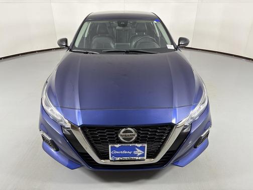 2022 Nissan Altima SR FWD