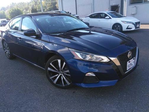 2022 Nissan Altima SR FWD