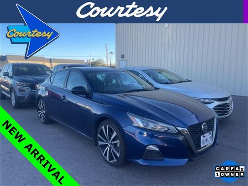 2022 Nissan Altima SR FWD