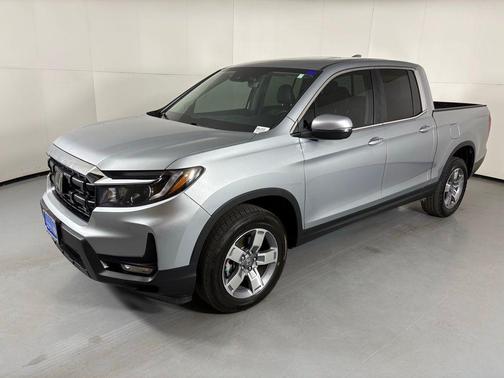 Solar Silver Metallic 2025 Honda Ridgeline RTL