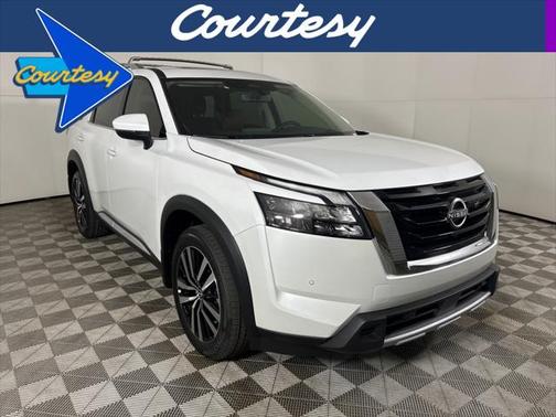 2025 Nissan Pathfinder Platinum 4WD