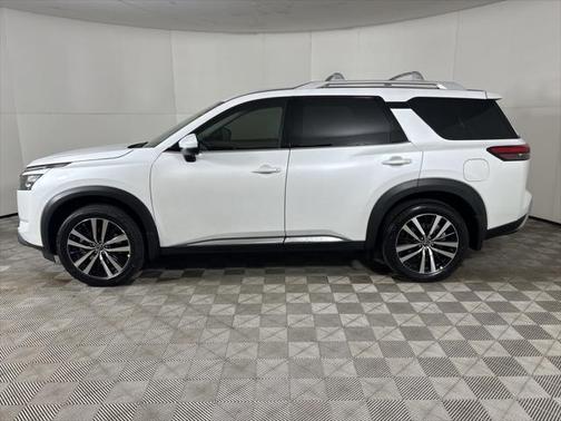 2025 Nissan Pathfinder Platinum 4WD