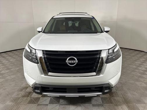 2025 Nissan Pathfinder Platinum 4WD