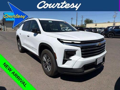 Summit White 2025 Chevrolet Traverse LT