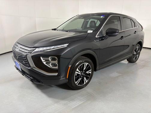 Labrador Black Pearl 2024 Mitsubishi Eclipse Cross SE
