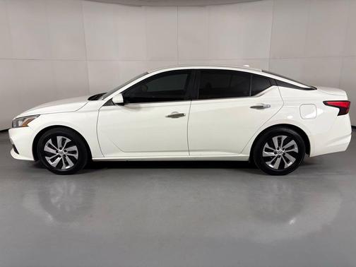 Glacier White 2019 Nissan Altima 2.5 S