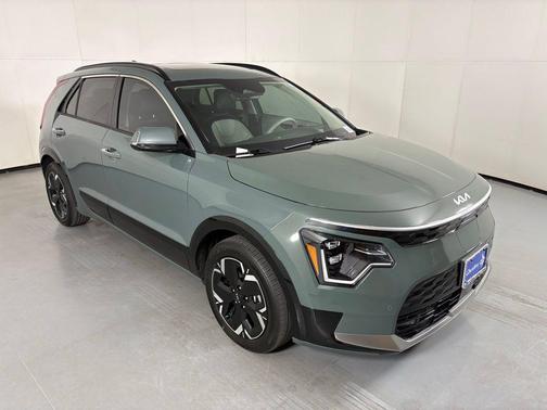 Cityscape Green 2023 Kia Niro EV Wave