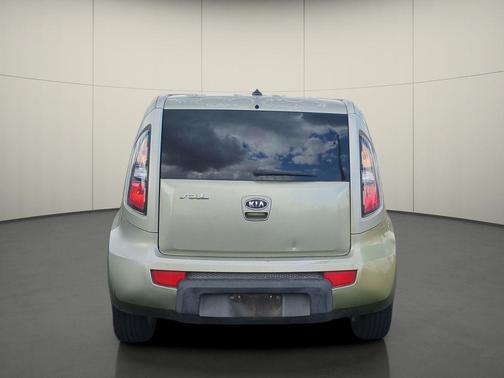 Alien 2011 Kia Soul +