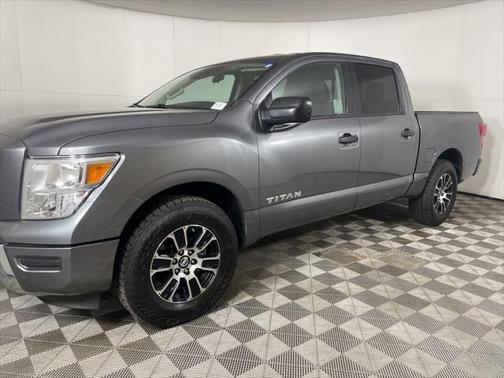 2022 Nissan Titan SV