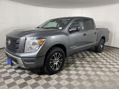 2022 Nissan Titan SV