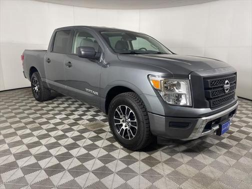 2022 Nissan Titan SV
