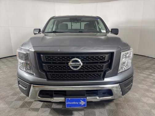 2022 Nissan Titan SV