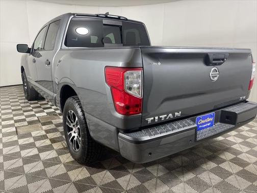 2022 Nissan Titan SV