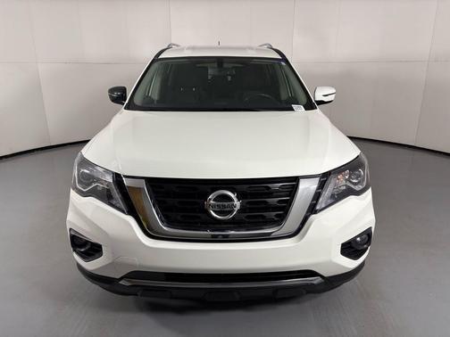 2017 Nissan Pathfinder SV