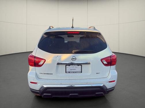 2017 Nissan Pathfinder SV