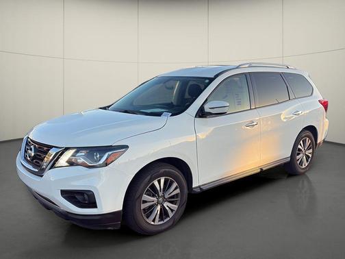 2017 Nissan Pathfinder SV