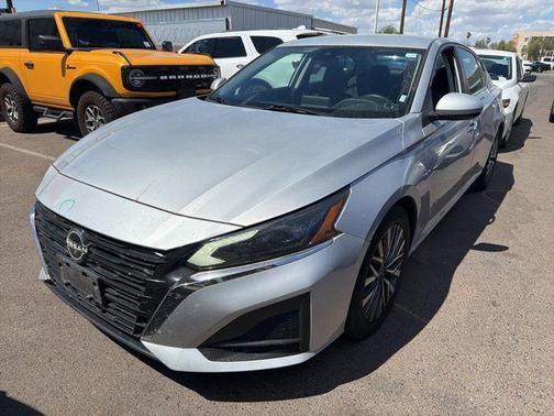 Brilliant Silver Metallic 2023 Nissan Altima 2.5 SV