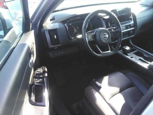 2022 Nissan Pathfinder SL 2WD