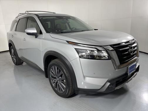 2022 Nissan Pathfinder SL 2WD