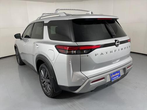 2022 Nissan Pathfinder SL 2WD