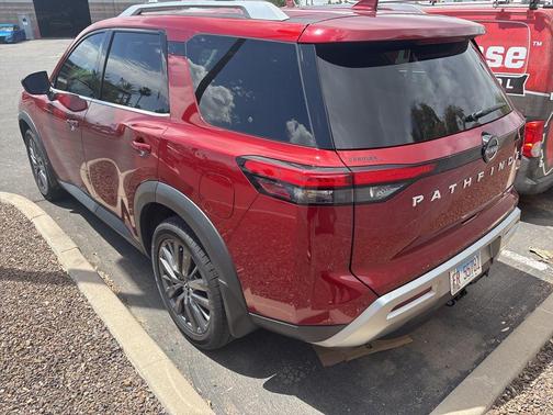Scarlet Ember Tintcoat 2022 Nissan Pathfinder SL 4WD