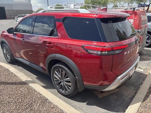 Scarlet Ember Tintcoat 2022 Nissan Pathfinder SL 4WD