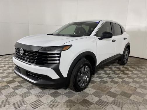2025 Nissan Kicks S