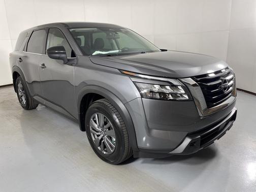 2025 Nissan Pathfinder S FWD