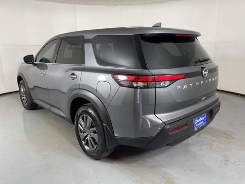 2025 Nissan Pathfinder S FWD