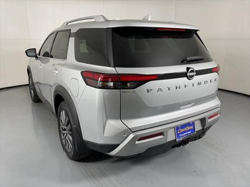 2025 Nissan Pathfinder SL FWD
