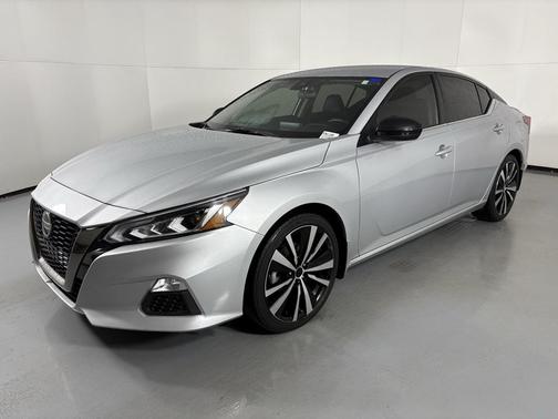 2021 Nissan Altima SR FWD