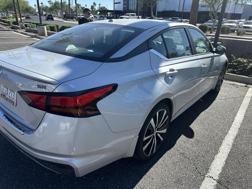 2021 Nissan Altima SR FWD