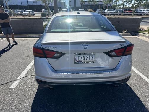 2021 Nissan Altima SR FWD