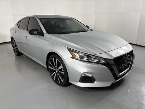 2021 Nissan Altima SR FWD