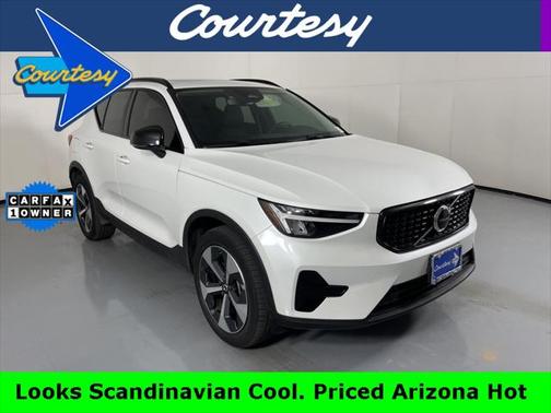 2024 Volvo XC40 B5 Core Bright Theme