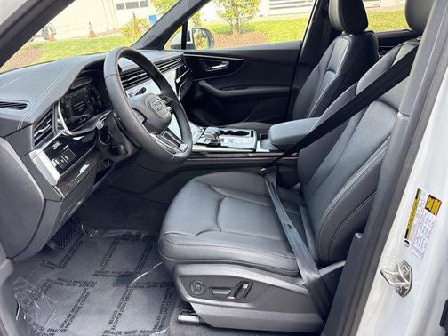 2025 Audi Q7 55 Premium Plus