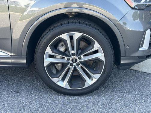 2022 Audi Q7 55 Premium Plus