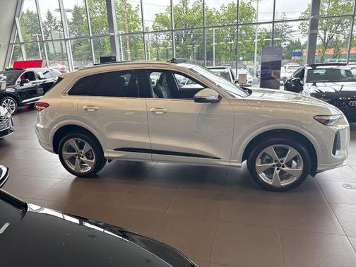 2025 Audi Q5 Premium Plus