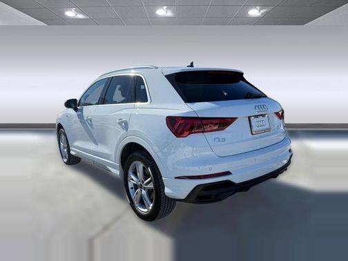 2024 Audi Q3 Premium 45 TFSI S line quattro Tiptronic